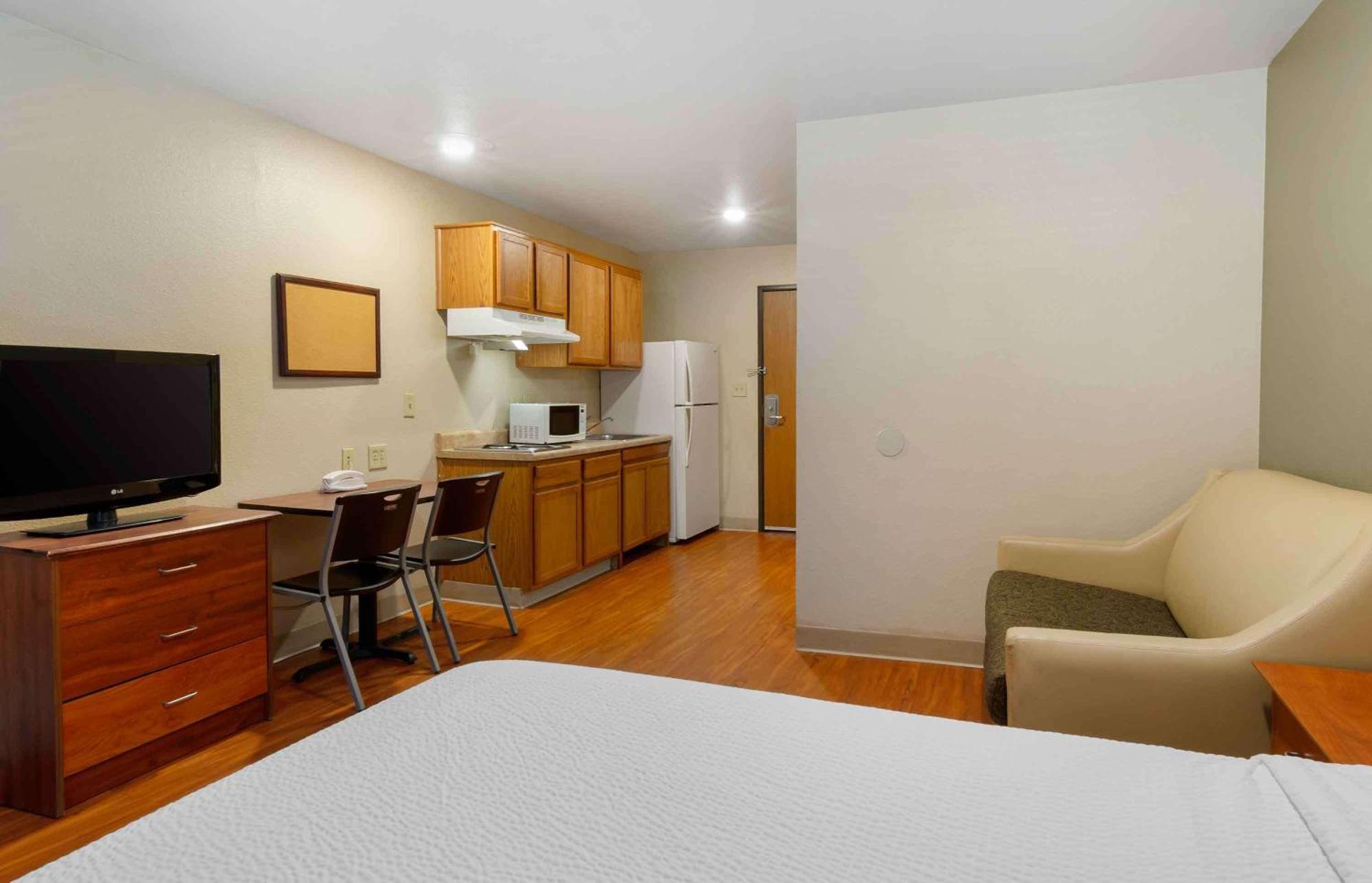 Extended Stay America Select Suites - Kansas City - South - I-49 Eksteriør billede