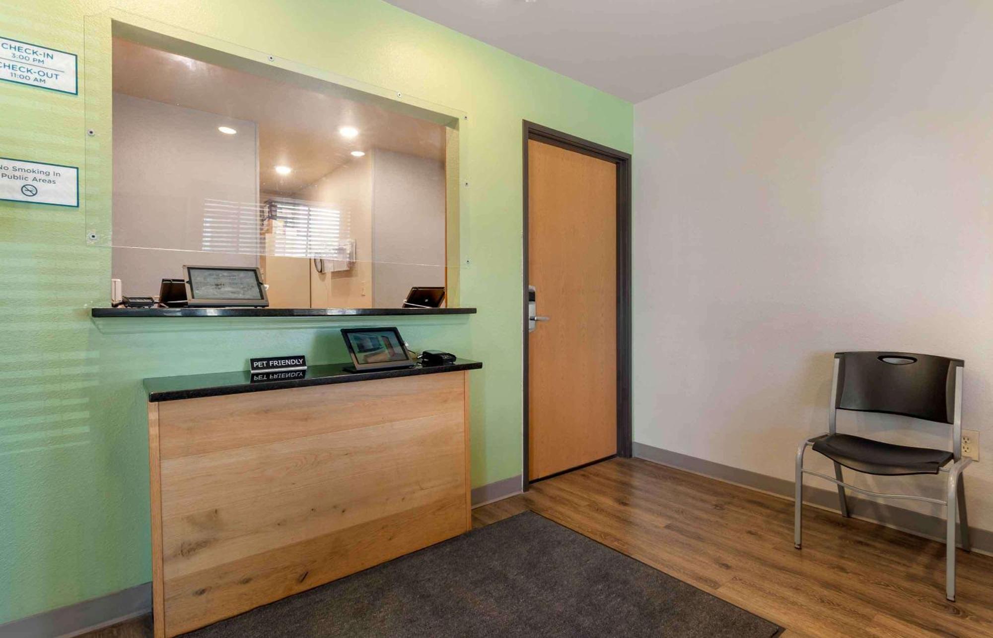 Extended Stay America Select Suites - Kansas City - South - I-49 Eksteriør billede