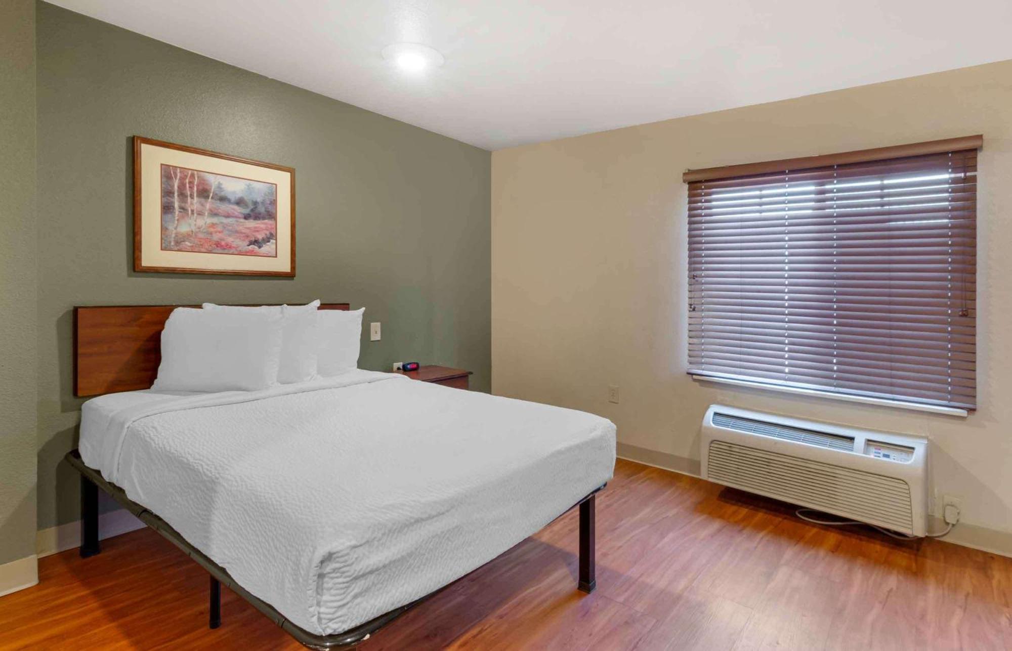 Extended Stay America Select Suites - Kansas City - South - I-49 Eksteriør billede